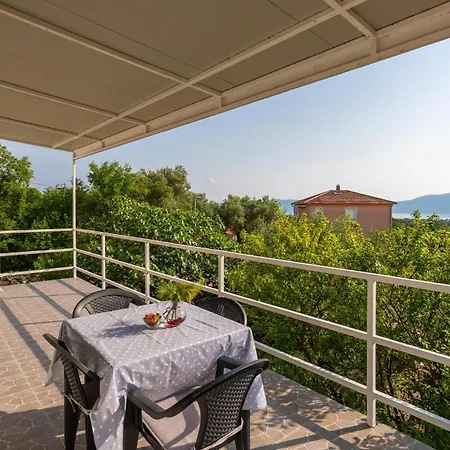 2 Bedroom In Apartament Skrbčići