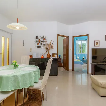 2 Bedroom In Skrbčići